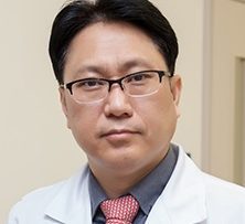 Dr Kim Beom-su top doctor for stomach cancer surgery in Seoul South Korea