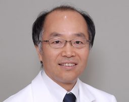 Dr Takaki Yoshikawa top gastric cancer surgeon and specialist in Tokyo Japan